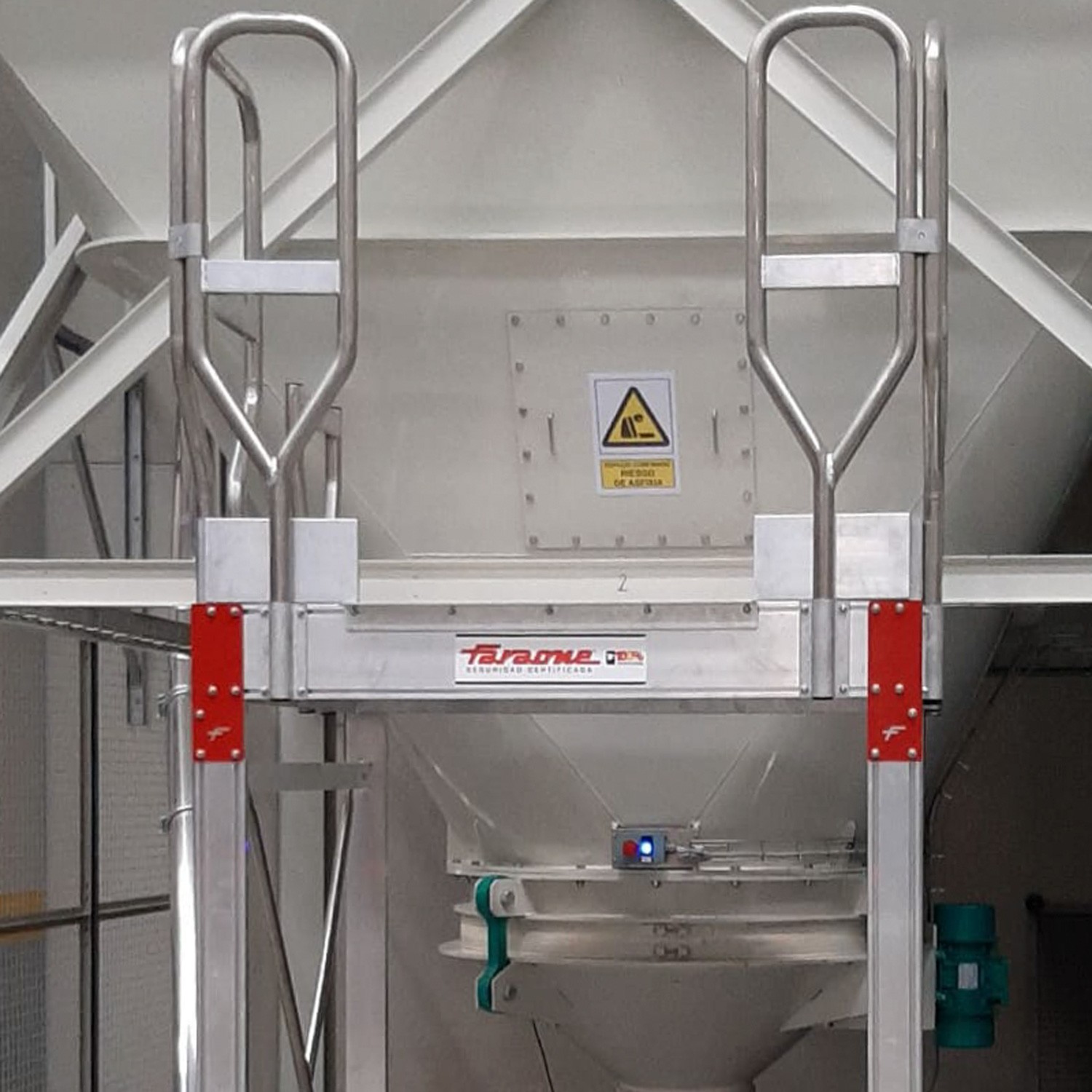 EM1112 | Passadiço para atravessar