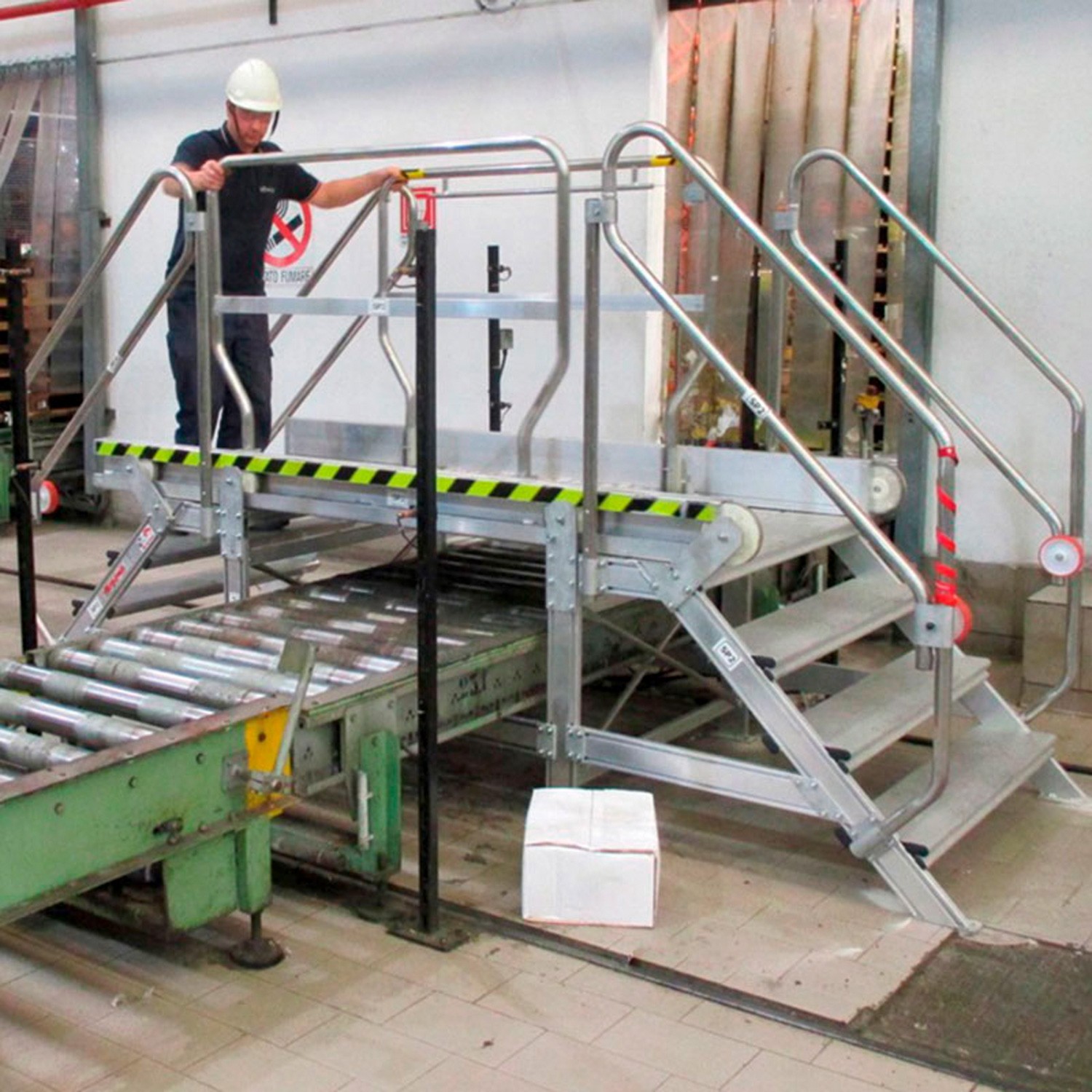 EM1108 | Passadiço para atravessar