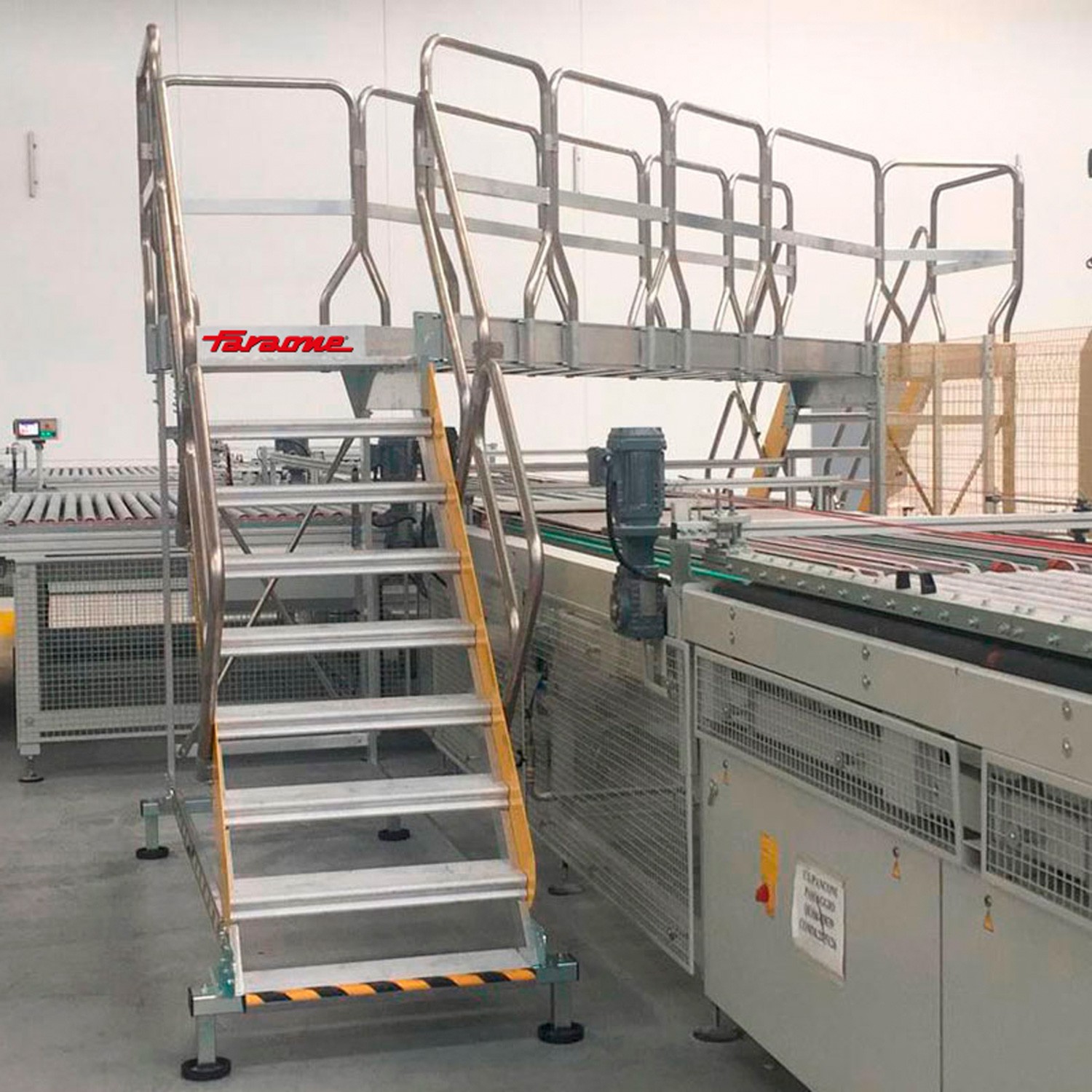 EM1105 | Passadiço para atravessar