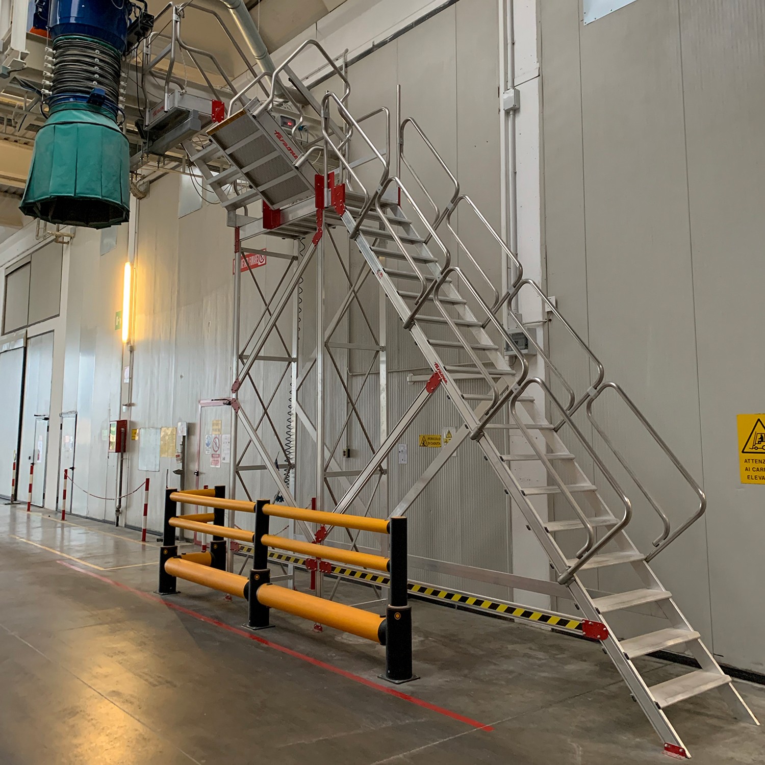 EM103 | Estrutura feita à medida para manutenção de camiões