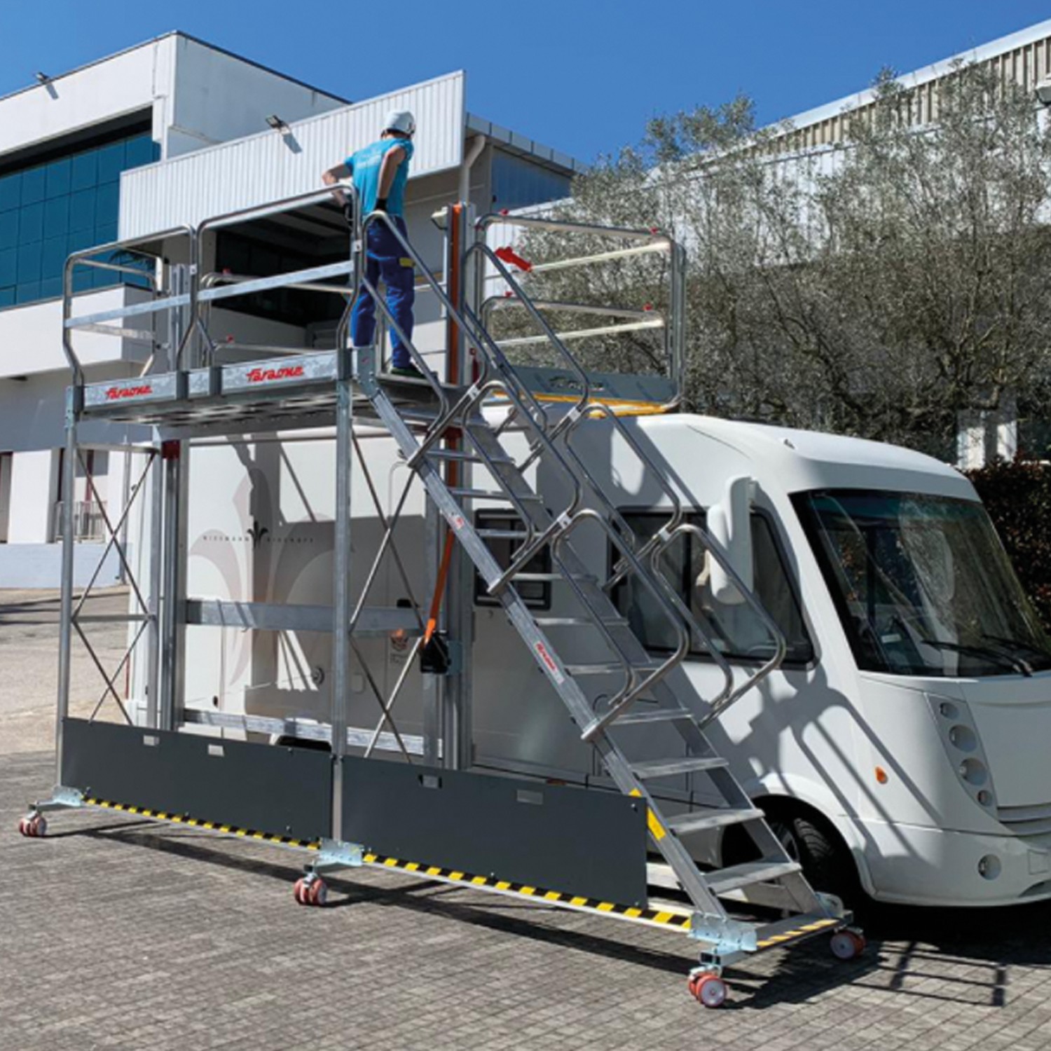 EM114 | Estrutura feita à medida para manutenção de camiões