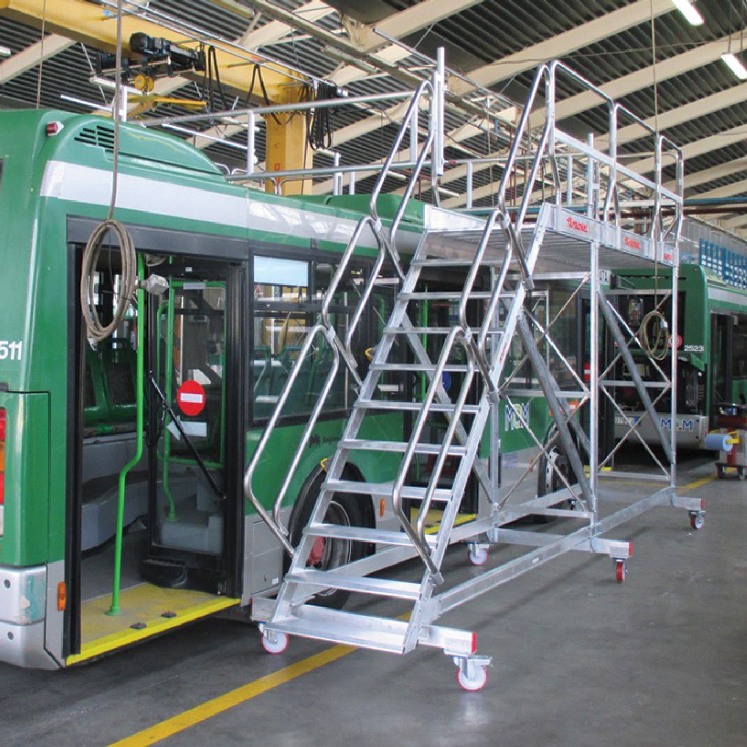 EM301 | Estrutura feita à medida para manutenção de autocarros